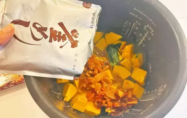 「ご飯のおかずにぴったり」　カボチャの煮物、意外な作り方に「味がしっかりと決まる！」