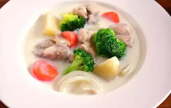 ブロッコリーを茹でずにシチューに入れたら？　管理栄養士「良いことは…」