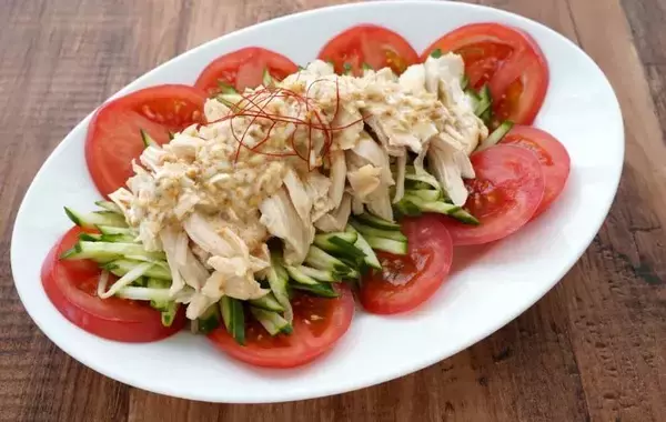 鍋もフライパンも使いません！　鶏むね肉の調理法に「もっと早く知りたかった」【時短レシピ4選】