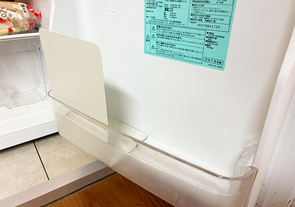 ドアポケットに『ブックエンド』を設置すると…　冷蔵庫の悩みが解決する裏技が？「コレ全人類に伝えたい！」