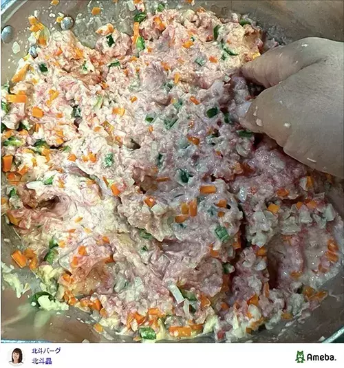 小言を言う息子と夫もおかわりした！　ギャル曽根が教える秘伝の煮込みハンバーグがふわとろ