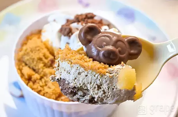 優しい甘さが好きな人必見！　ディズニーシーで食べてほしい『アップルクランブルケーキ』って？