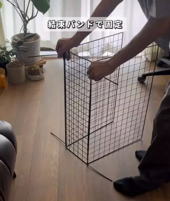 100均のパネルとネットを繋ぐと？　意外な使い道に「この発想はなかった！」