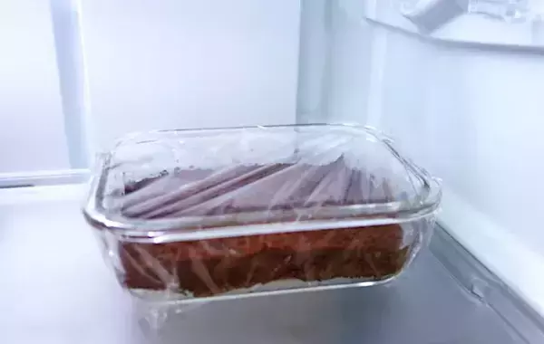 余った餅はこうする！　溶かしたアイスに混ぜて冷やすと…？