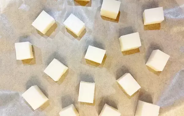 餅をレンチンで膨らませて…？　材料2つだけ！簡単おやつに「もっと食べたい！」