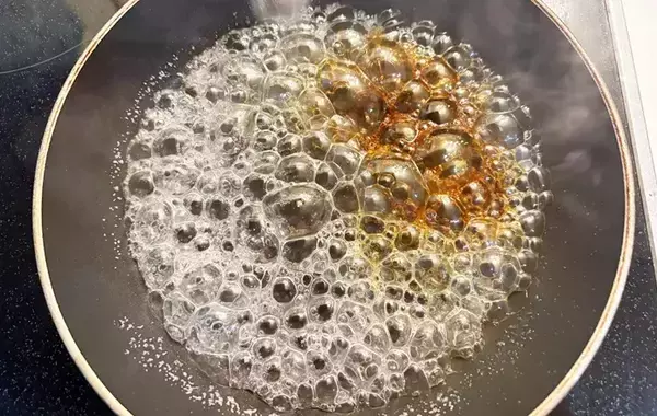 餅をレンチンで膨らませて…？　材料2つだけ！簡単おやつに「もっと食べたい！」