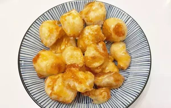 餅をレンチンで膨らませて…？　材料2つだけ！簡単おやつに「もっと食べたい！」