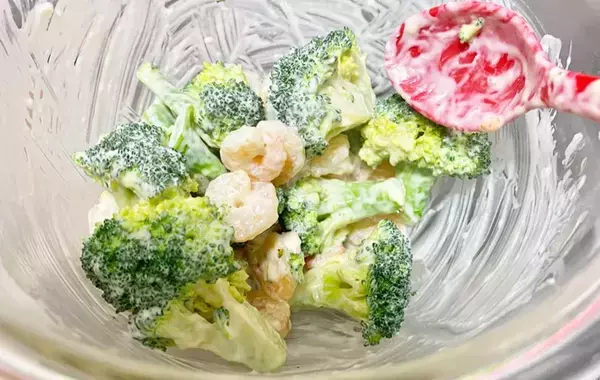 マヨネーズに隠し味を混ぜると絶品！　ブロッコリーとえびで「デパ地下風おかずになった」