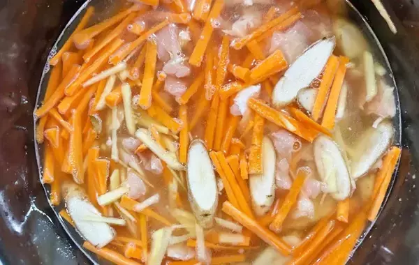 夫と息子が無言でおかわり！　ショウガを入れて作ったのが…？「食欲がわいてくる！」