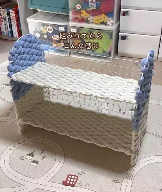 ダイソーのワイヤーネットに『極太の糸』を編み込むだけ　完成品が高見えすぎて、正直二度見した！