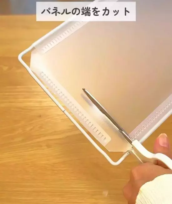 100均ワイヤーネットを「コの字」に曲げただけ　コンビニみたいな『先入れ先出し棚』が最高だった