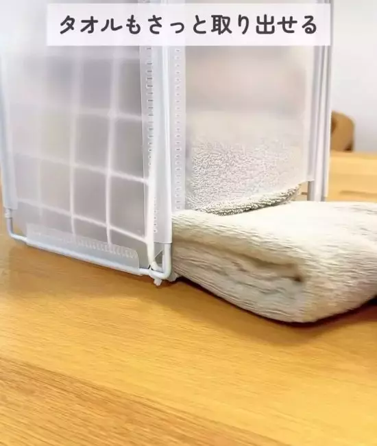 100均ワイヤーネットを「コの字」に曲げただけ　コンビニみたいな『先入れ先出し棚』が最高だった