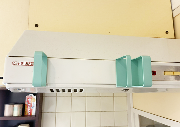 傘には使いません！　ダイソーの『マグネット式傘立て』の活用法に「使い道が広すぎる！」