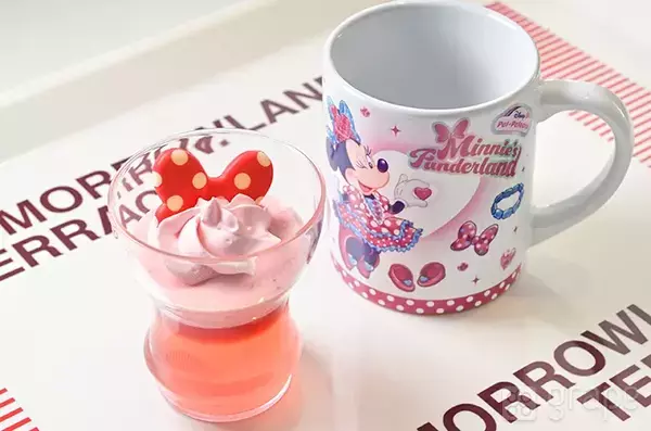 ディズニーランドで『デザート』を注文すると…　一緒に買える限定カップが反則級！【販売店舗リスト】