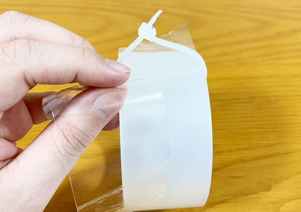 もうハサミはいらない！　テープをスムーズに切る『便利ワザ』に「早く知りたかった！」