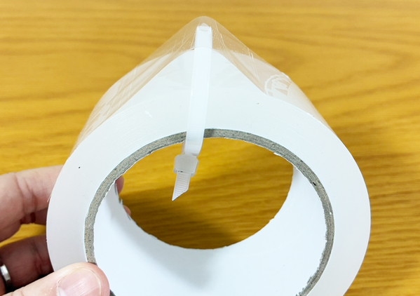 もうハサミはいらない！　テープをスムーズに切る『便利ワザ』に「早く知りたかった！」