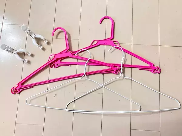 ハンガー4本で変わる！　厚手服の乾きスピード革命