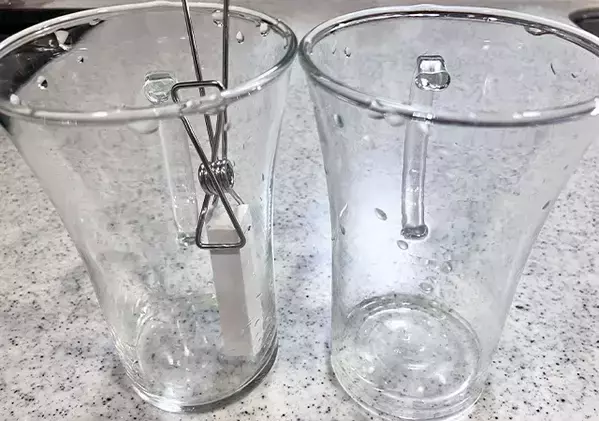 “100均”のアイテムで解消！　コップ・水筒を乾かす時短テクニック