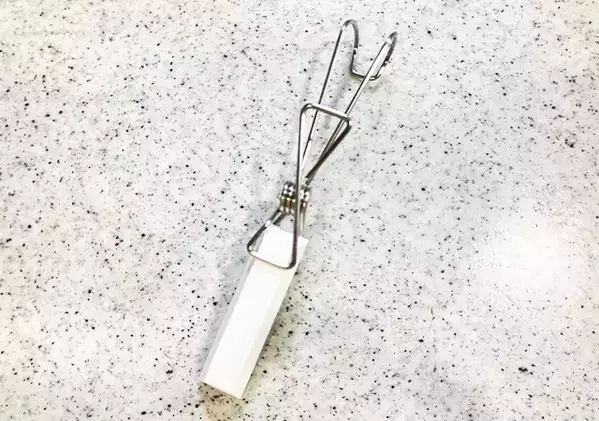 “100均”のアイテムで解消！　コップ・水筒を乾かす時短テクニック