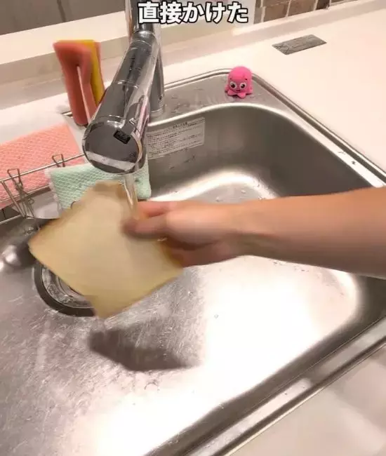 食パン焼くならジャーっと濡らして　大胆な裏技に「正直びっくり」「やってみる」