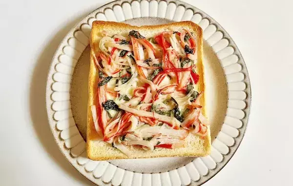 大葉をカニカマを混ぜて…？　食べた息子が「ピザみたいでおいしい！」