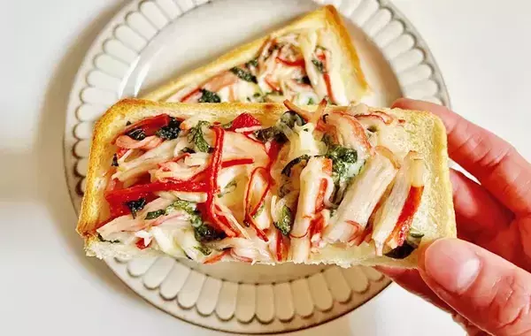 大葉をカニカマを混ぜて…？　食べた息子が「ピザみたいでおいしい！」