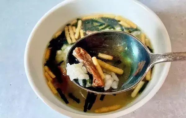 永谷園のお茶づけに『ちょい足し』したのは…？　「夜食にぴったり！」「めっちゃぜいたく」