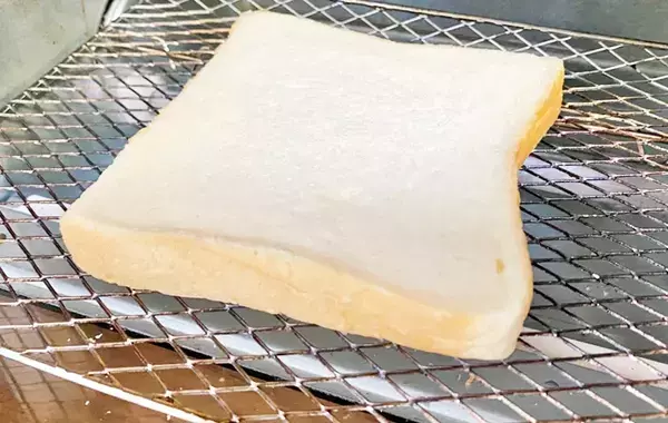 食パンにバターを塗って…　息子が「明日も作って」と大絶賛した『背徳トースト』