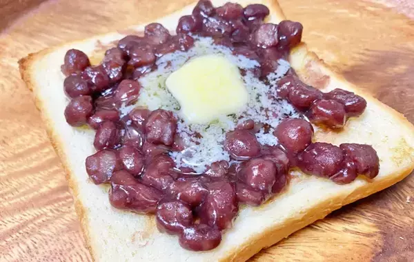 食パンにバターを塗って…　息子が「明日も作って」と大絶賛した『背徳トースト』