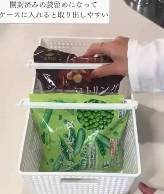 セリアのアイテムが『シンデレラフィット』　理想的な冷凍庫収納に「使いやすい！」