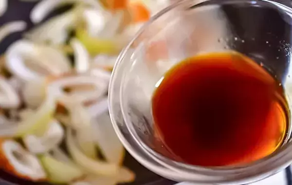 ちくわとタマネギを炒めて…　管理栄養士のアイデアに「肉より安上がり」「これで十分」