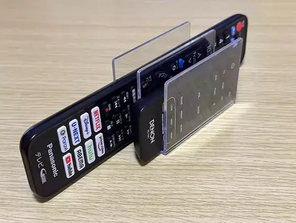 デスク仕切りスタンドの『じゃない使い方』　収納やディスプレイに便利