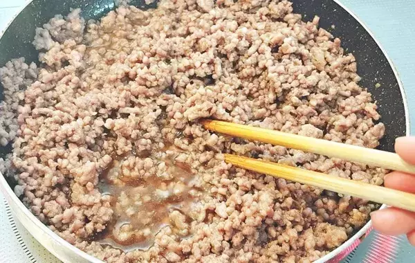 『すき焼のたれ』をたっぷり使って？　できたものに「宝石みたい」「食べた瞬間、感動！」