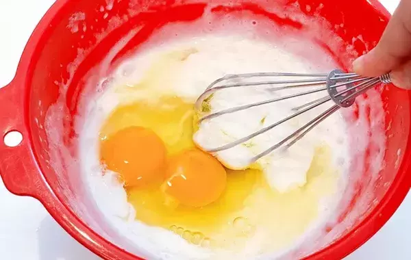 ホットケーキミックスに混ぜてみて！　モチモチにするコツに「弾力すごい」「腹持ちよし」