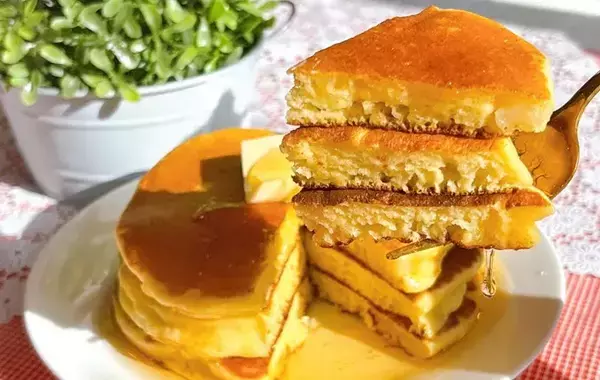 ホットケーキミックスに混ぜてみて！　モチモチにするコツに「弾力すごい」「腹持ちよし」