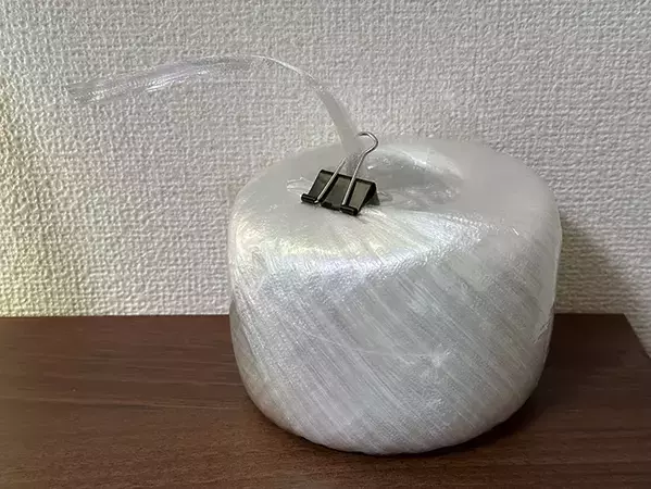 冷蔵庫のドアポケットにダブルクリップを挟んで？　日常生活が少し便利になる活用術