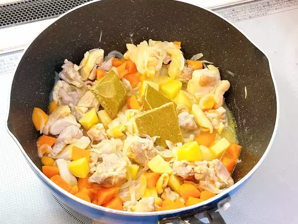 時短でカレーにコクを出す調理法　水の代わりに…「ビックリ」「子供がパクパク」