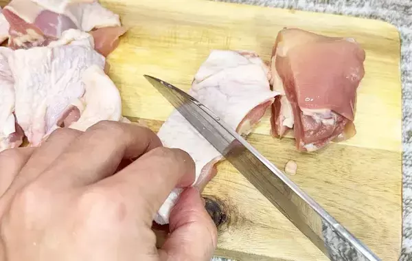 もう硬くならない！　鶏肉がやわらかくなる裏技に「ちょうど余ってた」