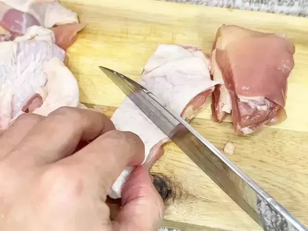 もう硬くならない！　鶏肉がやわらかくなる裏技に「ちょうど余ってた」