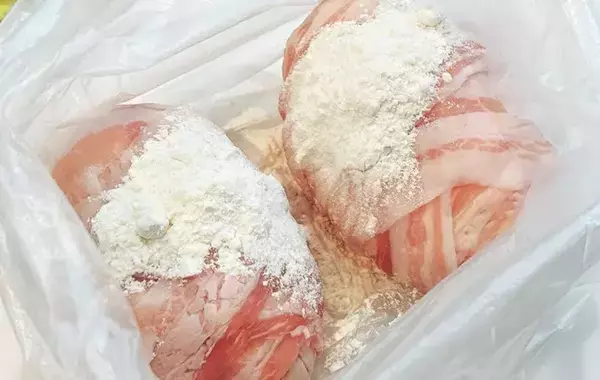 包んで焼いただけ！　丸大食品の肉巻きレシピに「発想が天才」「おにぎりを超えた」