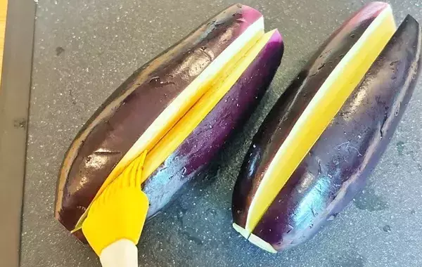 ナスに切り込みを入れて…　できた簡単おかずに「声出た」「豚バラより好き」