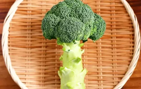 焼いたブロッコリーに加えたのは？　管理栄養士の『材料3つ』に目からウロコ