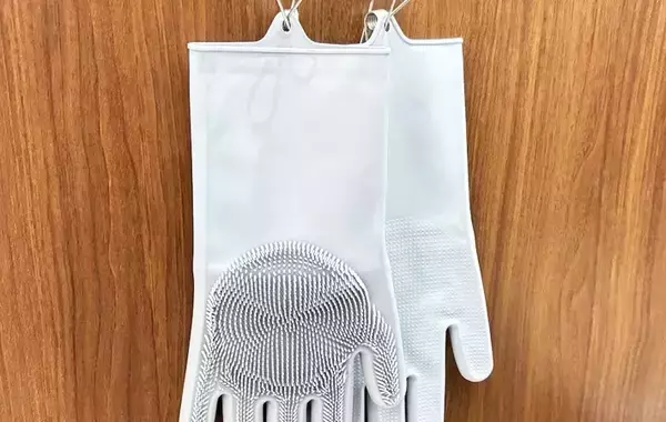 思った以上に便利だった…！　ダイソーで買った『手袋』が冬の悩みを解決した