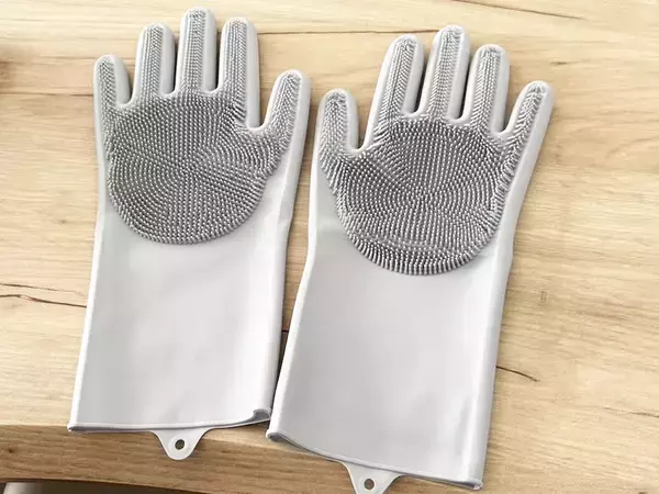 思った以上に便利だった…！　ダイソーで買った『手袋』が冬の悩みを解決した