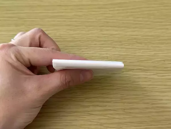 「三角折りよりコンパクト！」　ビニール袋を四角折りにする方法が？