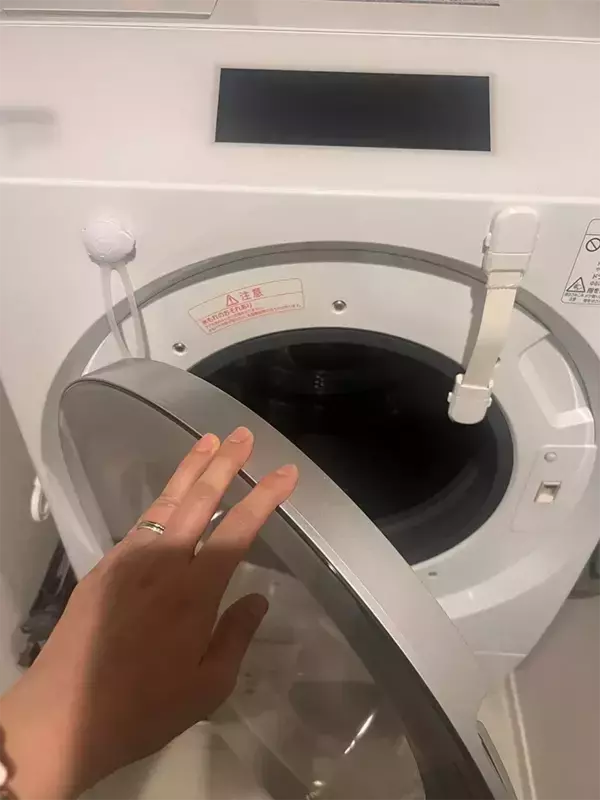 100均商品の『じゃない使い方』　ストッパーを洗濯機に貼るだけで…「こんな方法があったとは」「賢い！」