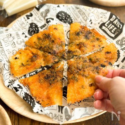【フライパン1つ】切り餅とチーズを一緒に焼いてみて！　簡単レシピに「毎回、これで食べたい！」