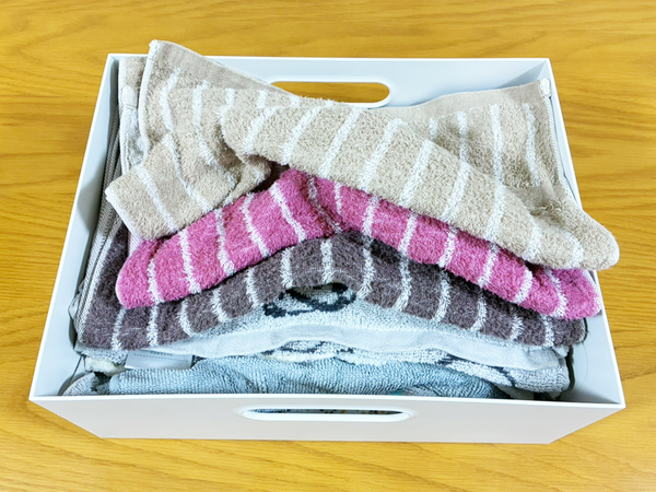 タオルの『ぐちゃぐちゃ』を防げる！　ブックエンドの『ひと味違う収納法』に「試して感動！」