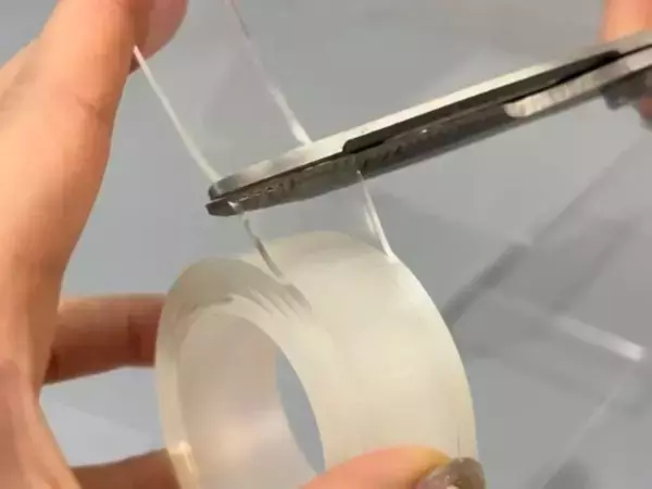 セリアのスタンドを2つ重ねて？　まさかの使い道に「即買いに行く」「賢い」【収納テク4選】