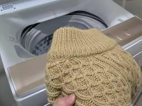 ニットは洗わずに何回か着てもいい？　プロが教える『正解』に目からウロコ